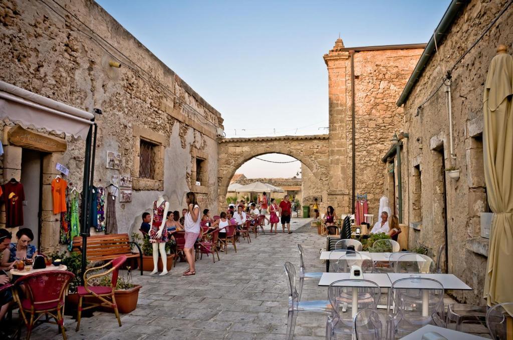 Casale Hibiscus Villa Santa Maria Del Focallo Exterior foto