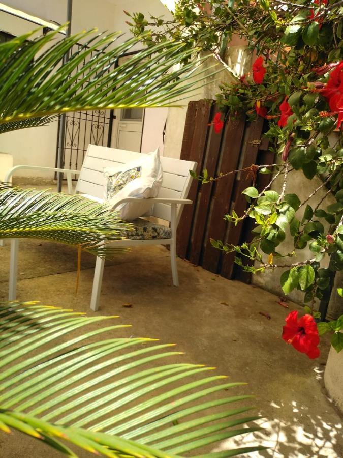 Casale Hibiscus Villa Santa Maria Del Focallo Exterior foto
