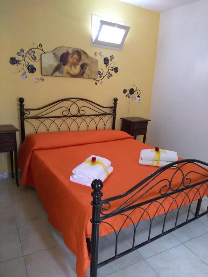 Casale Hibiscus Villa Santa Maria Del Focallo Exterior foto